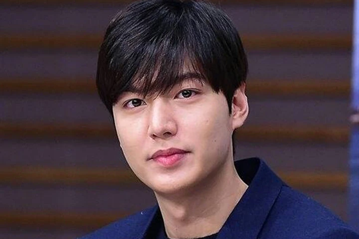 Lee Min Ho béo lên trông thấy sau một thời gian "Huyền thoại biển xanh" kết thúc