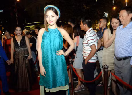 Dan my nhan showbiz Viet dap diu tham du giai thuong dien anh - Anh 10