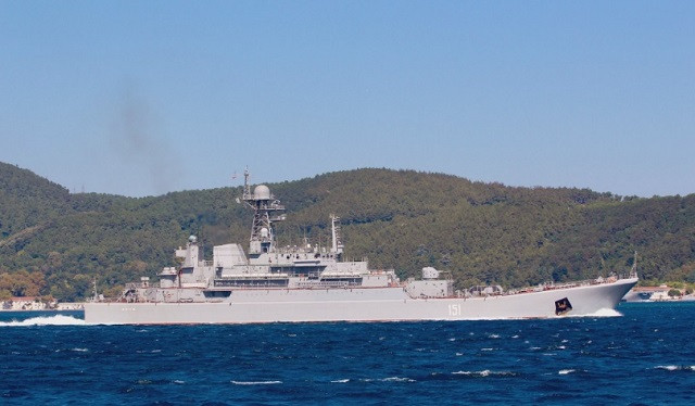 Con tàu này được cho là mang xe tăng và xe bọc thép tới Syria Con tàu này được cho là mang xe tăng và xe bọc thép tới Syria