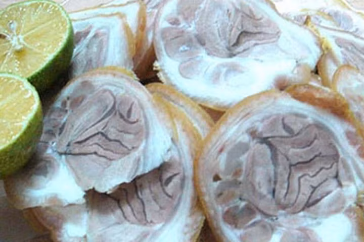 Cách luộc thịt chân giò vừa chắc vừa giòn, thái khoanh tròn hấp dẫn