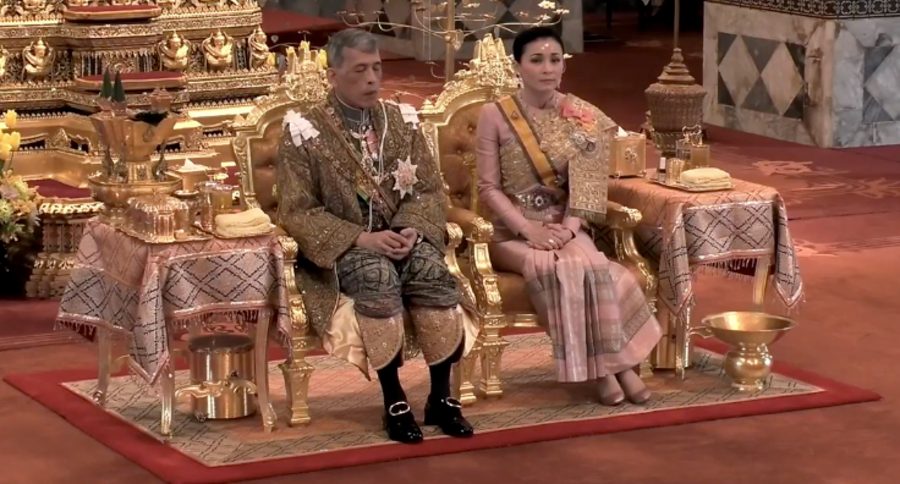 Nhà vua và hoàng hậu mới của Thái Lan.