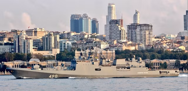 Tàu chiến Nga tới vùng biển quanh Syria để củng cố lực lượng trước nguy cơ cuộc tấn công của Mỹ và đồng minh.