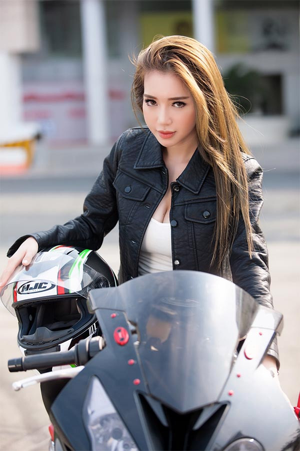 Elly Trần nổi loạn với phong cách cực ngầu ảnh 6 Elly Trần nổi loạn với phong cách cực ngầu ảnh 6