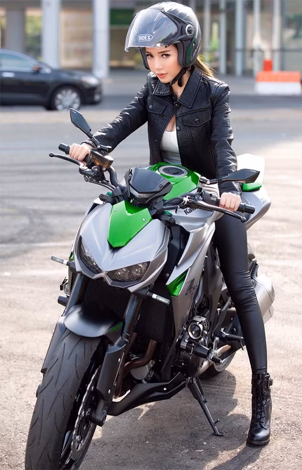 Elly Trần nổi loạn với phong cách cực ngầu ảnh 3