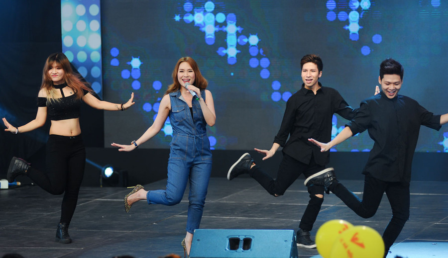 Giọng ca gốc Đà Nẵng khoe vũ đạo trong ca khúc sôi động Vì em quá yêu anh.