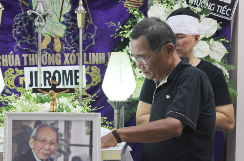 Dàn nghệ sĩ xúc động trong đám tang nhạc sĩ Nguyễn Ánh 9 - Ảnh 6