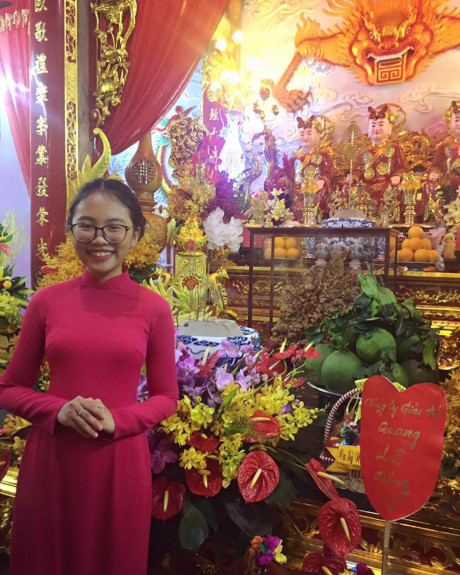 Phương Mỹ Chi diện áo dài duyên dáng như thiếu nữ - Ảnh 1 Phuong My Chi dien ao dai duyen dang nhu thieu nu - Anh 1