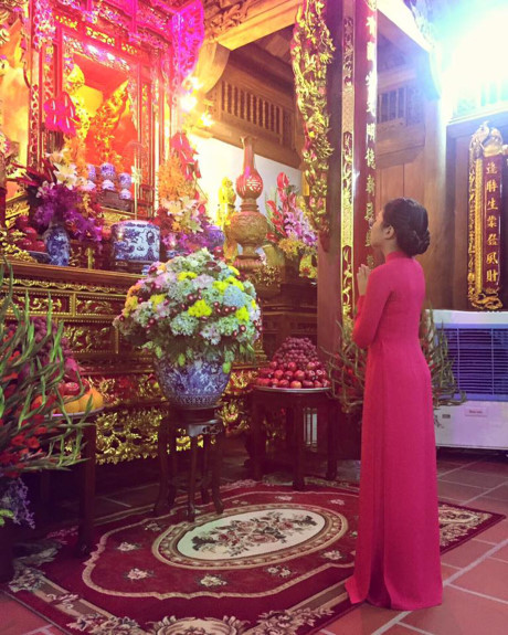 Phương Mỹ Chi diện áo dài duyên dáng như thiếu nữ - Ảnh 3 Phuong My Chi dien ao dai duyen dang nhu thieu nu - Anh 3