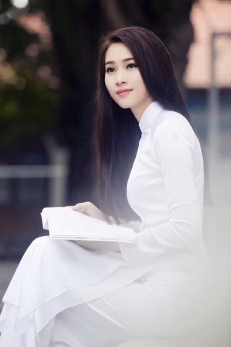5 my nhan co ly lich sach se nhat o showbiz Viet - Anh 2