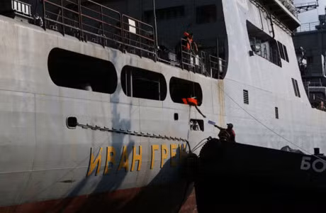 Soi tau do bo sieu khung cua Nga - Anh 2