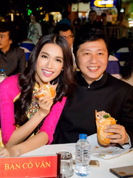 A hau Le Hang gay thuong nho voi ao dai truyen thong - Anh 4