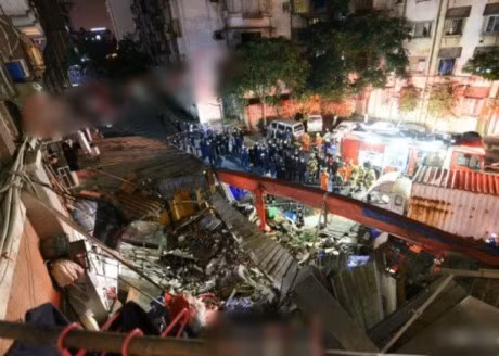 Sap nha hang o TQ, nhieu nguoi bi vui lap - Anh 2