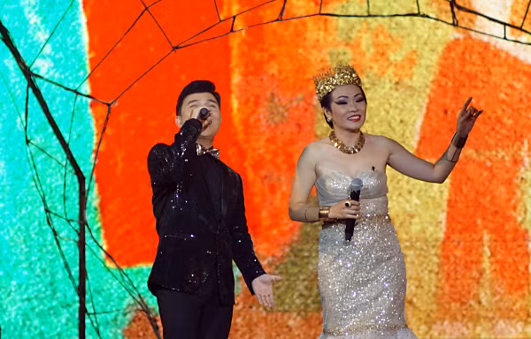 Hồ Ngọc Hà nhảy cực sung với nước ảnh 11