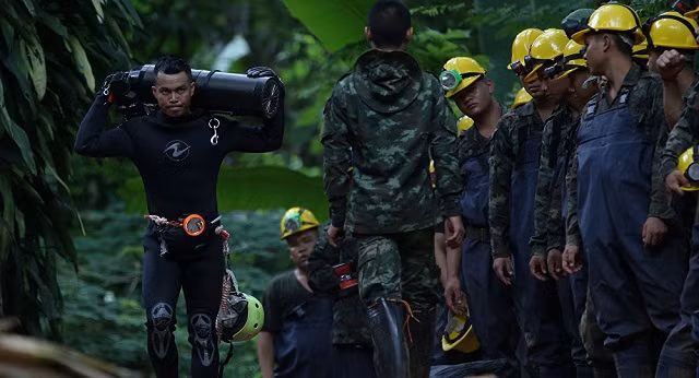 Đội cứu hộ đội bóng nhí Thái Lan