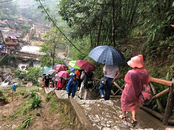 Thời tiết Sa Pa hôm nay se se lạnh, có mưa phùn.