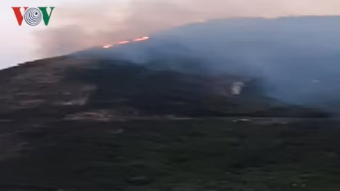 Vụ cháy rừng kéo dài hơn 1 ngày. Vụ cháy rừng kéo dài hơn 1 ngày.