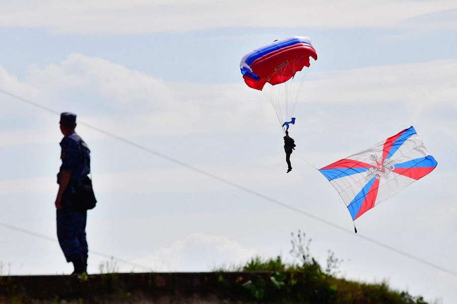 Lễ khai mạc ở Alabino