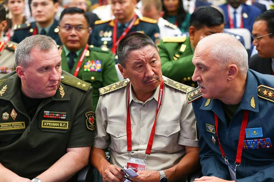 Sự kiện có sự tham dự của Bộ trưởng Bộ Quốc phòng Belarus Viktor Khrenin, Bộ trưởng Bộ Quốc phòng Kyrgyzstan Baktybek Bekbolotov và Bộ trưởng Bộ Quốc phòng Kazakhstan Ruslan Zhaksylykov.