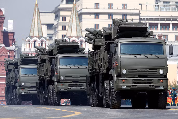 Tổ hợp tên lửa/súng phòng không Pantsyr-S Tổ hợp tên lửa/súng phòng không Pantsyr-S