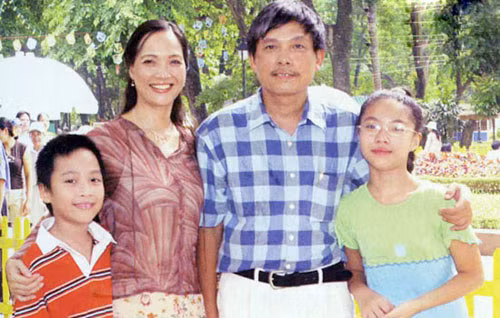 Mối quan hệ “mẹ ghẻ con chồng” lạ lùng trong showbiz Việt ảnh 7