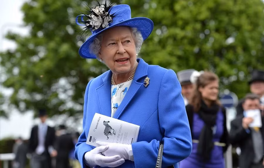 Nữ hoàng Elizabeth II qua đời ở tuổi 96 tại Lâu đài Balmoral.