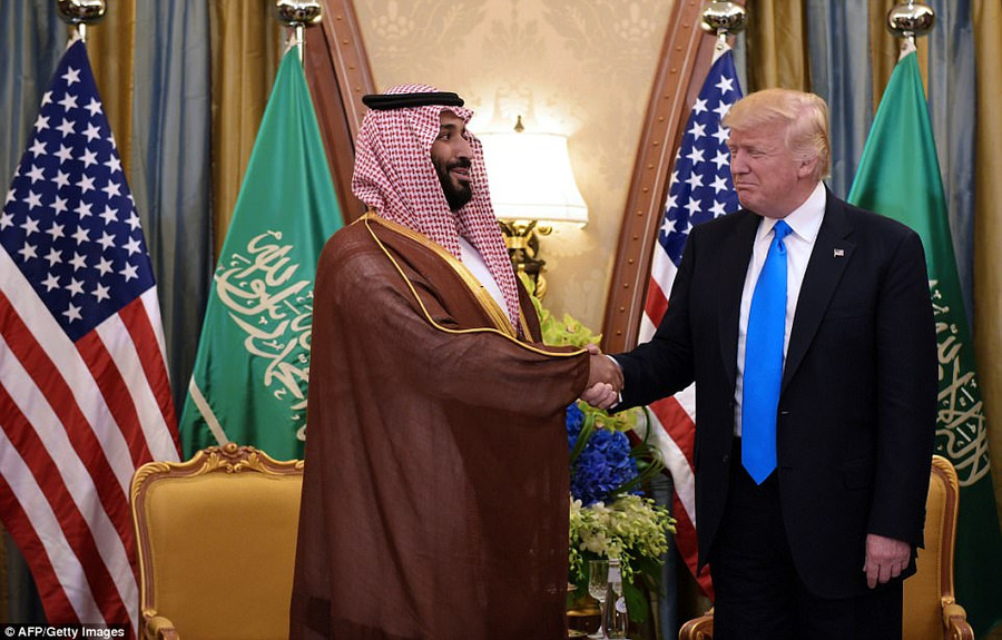Tổng thống Mỹ Donald Trump gặp tỡ Hoàng thái tử Mohammed bin Salman khi tới thăm A rập xê út