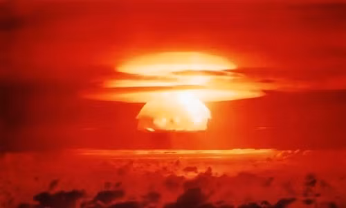 Đám mây phóng xạ hình nầm hình thành sau vụ nổ Castle Bravo. Ảnh: US Air Force tro-tan-than-chet-tu-vu-thu-bom-nhiet-hach-dau-tien-cua-my