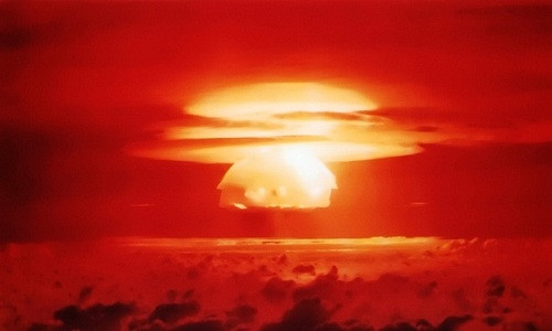 Đám mây phóng xạ hình nầm hình thành sau vụ nổ Castle Bravo. Ảnh: US Air Force tro-tan-than-chet-tu-vu-thu-bom-nhiet-hach-dau-tien-cua-my