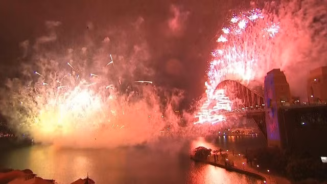 Màn pháo hoa đón năm mới ở Australia.