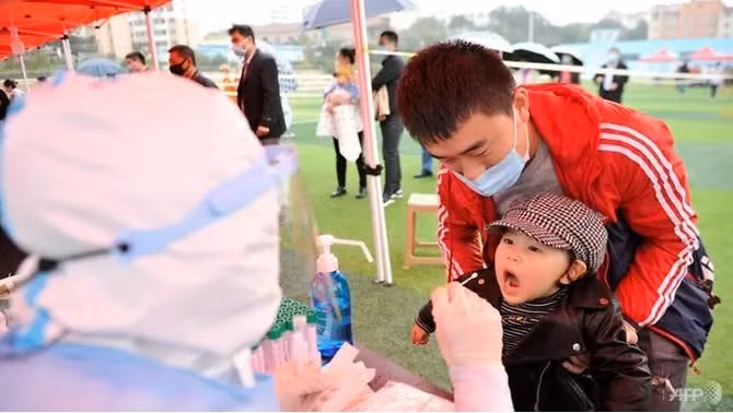 Trung Quốc xét nghiệm gần 10 triệu dân để chống dịch.