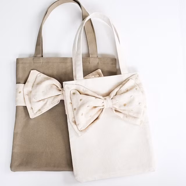 Túi đeo vai tự làm mang phong cách điệu đà.