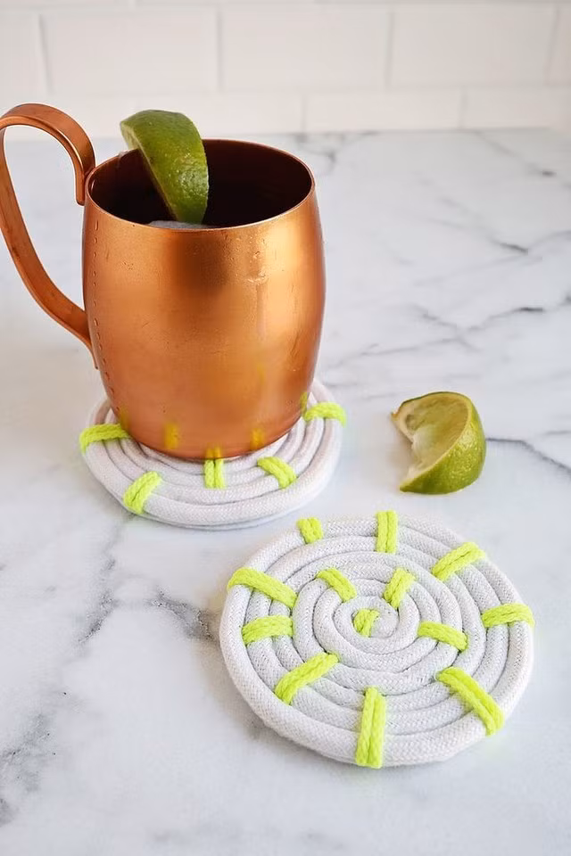 Lót cốc tự làm vừa đơn giản vừa tiện dụng.