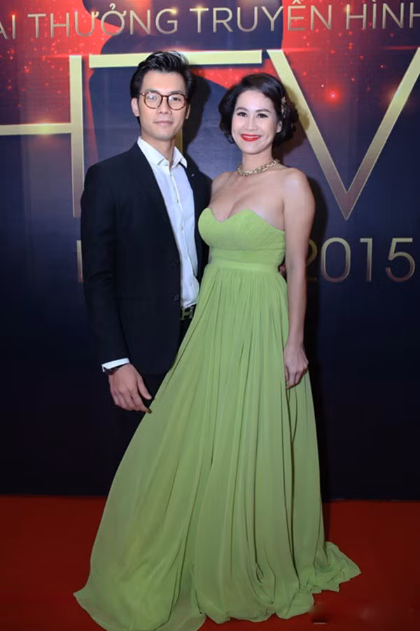 Bắt lỗi trang phục của sao nữ showbiz Việt