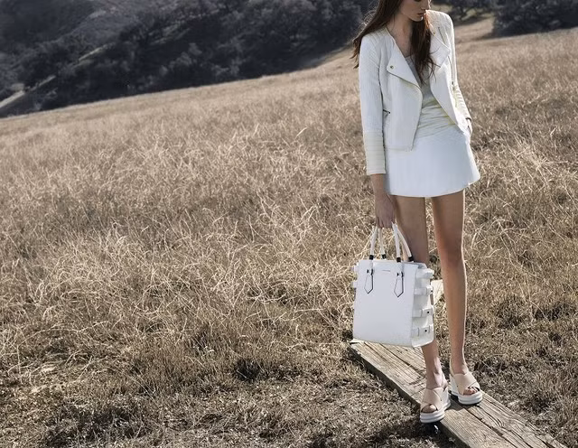 Phong cách đương đại cho cô gái mùa hè ảnh 4