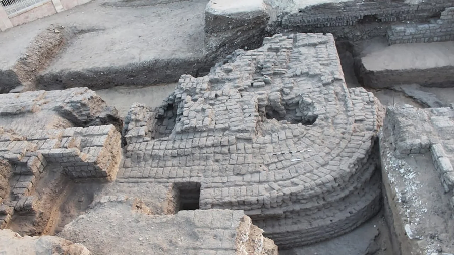 Một khu vực mới được phát hiện tại đền thờ Ramses II ở Abydos. Một khu vực mới được phát hiện tại đền thờ Ramses II ở Abydos.