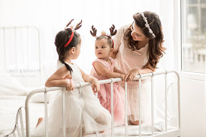 Cách 2 hot mom giúp con tránh bạo hành ở trường mầm non