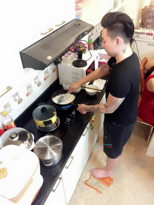 ‘Tình yêu sét đánh’ của người chồng chiều vợ như nữ hoàng - Ảnh 2 ‘Tình yêu sét đánh’ của người chồng chiều vợ như nữ hoàng - Ảnh 2