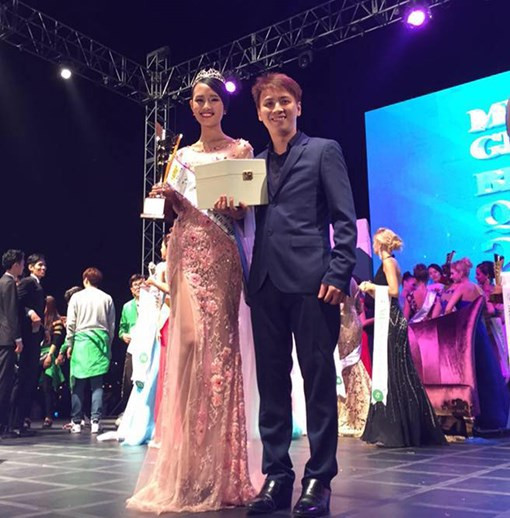 Lâm Thùy Anh và NTK Văn Thành Công tại cuộc thi Hoa hậu Sắc đẹp Hoàn cầu 2015.