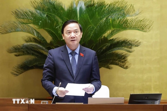 Phó Chủ tịch Quốc hội Nguyễn Khắc Định điều hành phiên họp. (Ảnh: Doãn Tấn/ TTXVN)