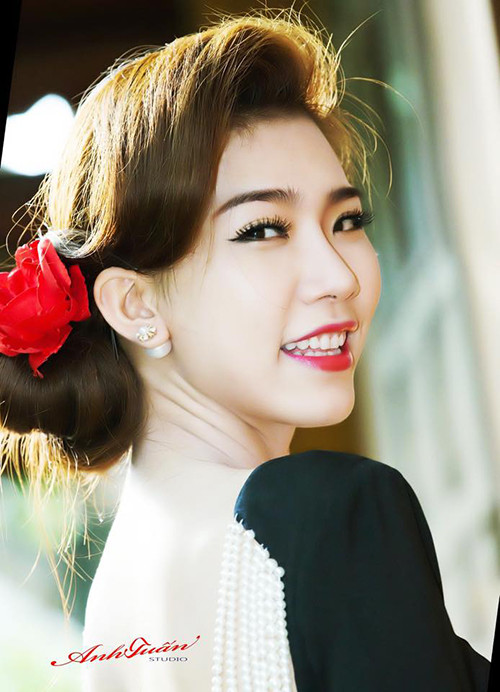 Hiện trang cá nhân của Á khôi xinh đẹp này hút trên 200.000 lượt theo dõi. Hoàng Y Nhung