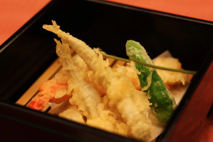 Làm tempura hỗn hợp ăn chơi cuối tuần