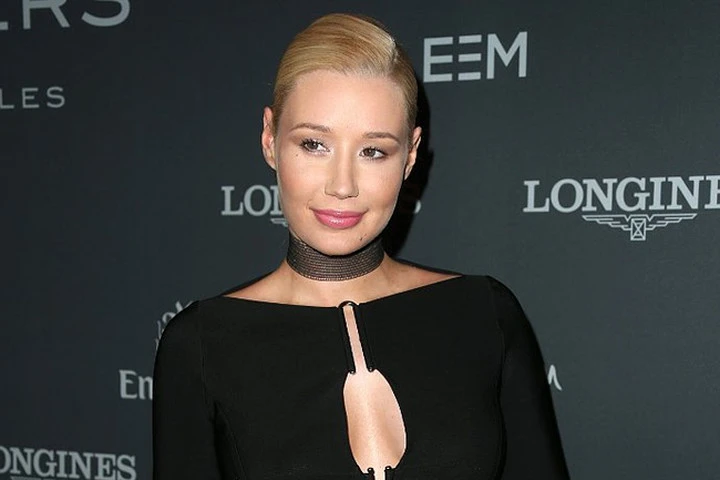 Iggy Azalea phải hoãn tung album mới vì scandal phản bội của tình cũ