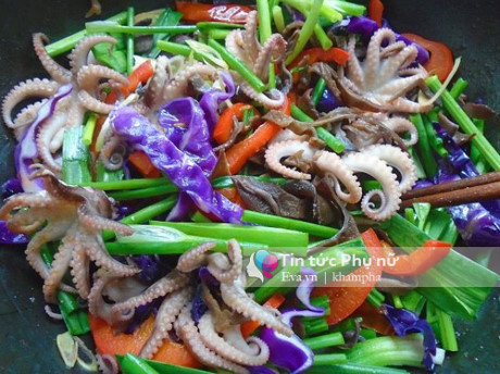 Bạch tuộc xào thập cẩm giòn giòn, ngon cơm - Ảnh 7 Bach tuoc xao thap cam gion gion, ngon com - Anh 7