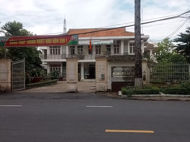  Sở Giáo dục và Đào tạo Đồng Tháp.