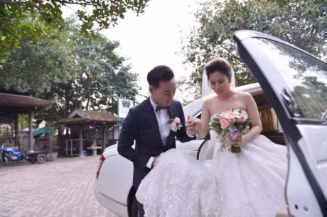 Nghe si ngoai Bac rong ran di du cuoi MC Thanh Trung - Anh 2