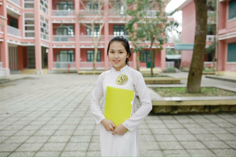 Nữ sinh xinh đẹp thanh lịch vừa xinh đẹp vừa đa tài thể thao - Ảnh 1 Nu sinh xinh dep thanh lich vua xinh dep vua da tai the thao - Anh 1