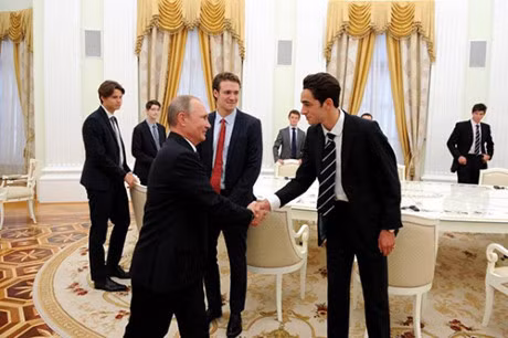 11 nam sinh Anh bi mat gap rieng Putin - Anh 3