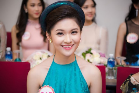 5 Á hậu Việt xinh đẹp, tài năng gây ngưỡng mộ - Ảnh 2 5 A hau Viet xinh dep, tai nang gay nguong mo - Anh 2