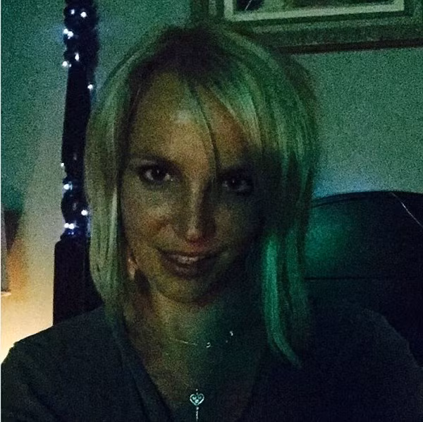 Britney Spears xuống phố với mái tóc khác lạ ảnh 6