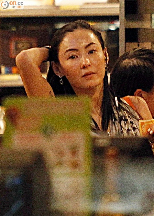 Trương Bá Chi không còn quan tâm đến chuyện Tạ Đình Phong - Vương Phi. Cô phủ nhận tin đồn có thai. Trương Bá Chi không còn quan tâm đến chuyện Tạ Đình Phong - Vương Phi. Cô phủ nhận tin đồn có thai.
